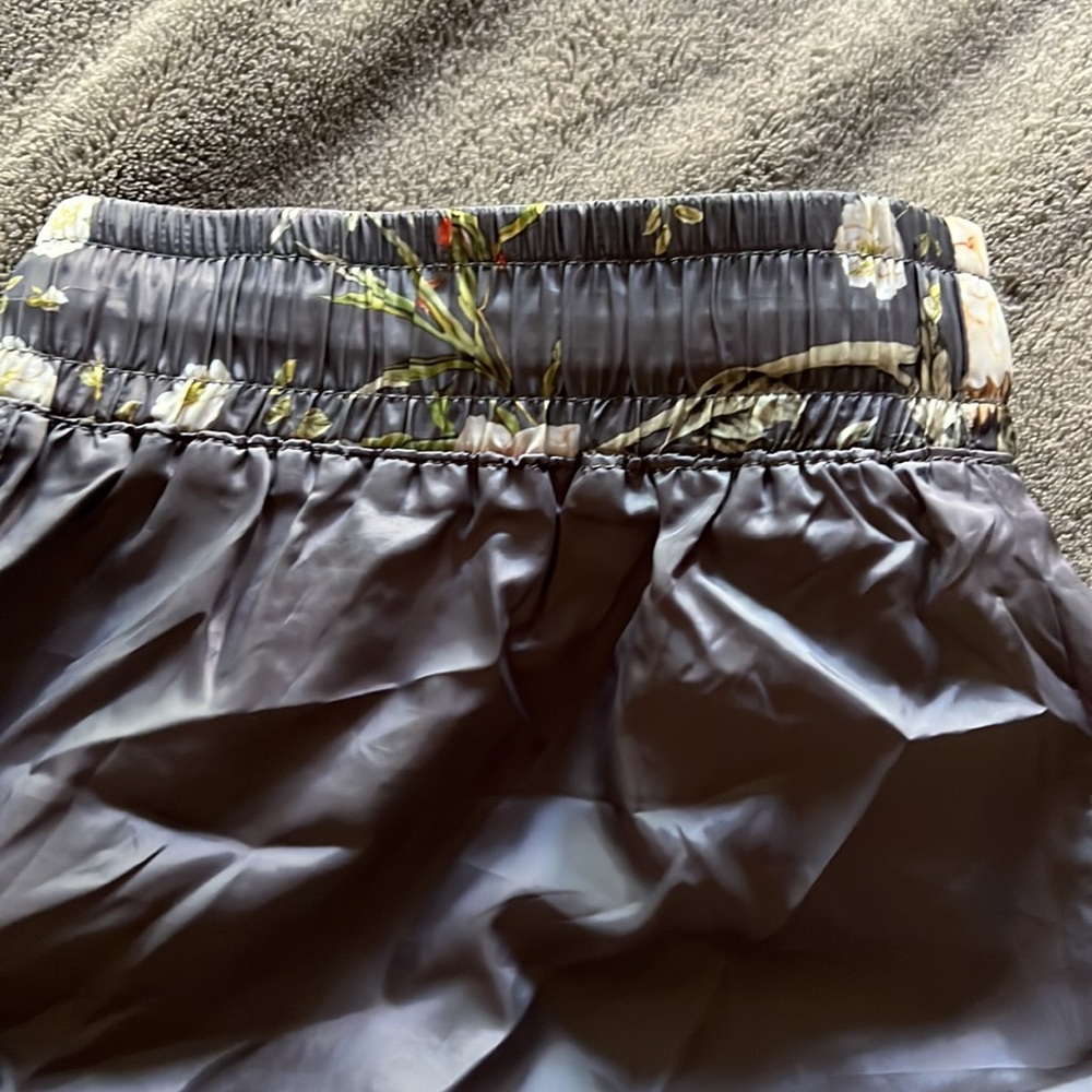 Farm Rio athletic shorts - Picture 2 of 3